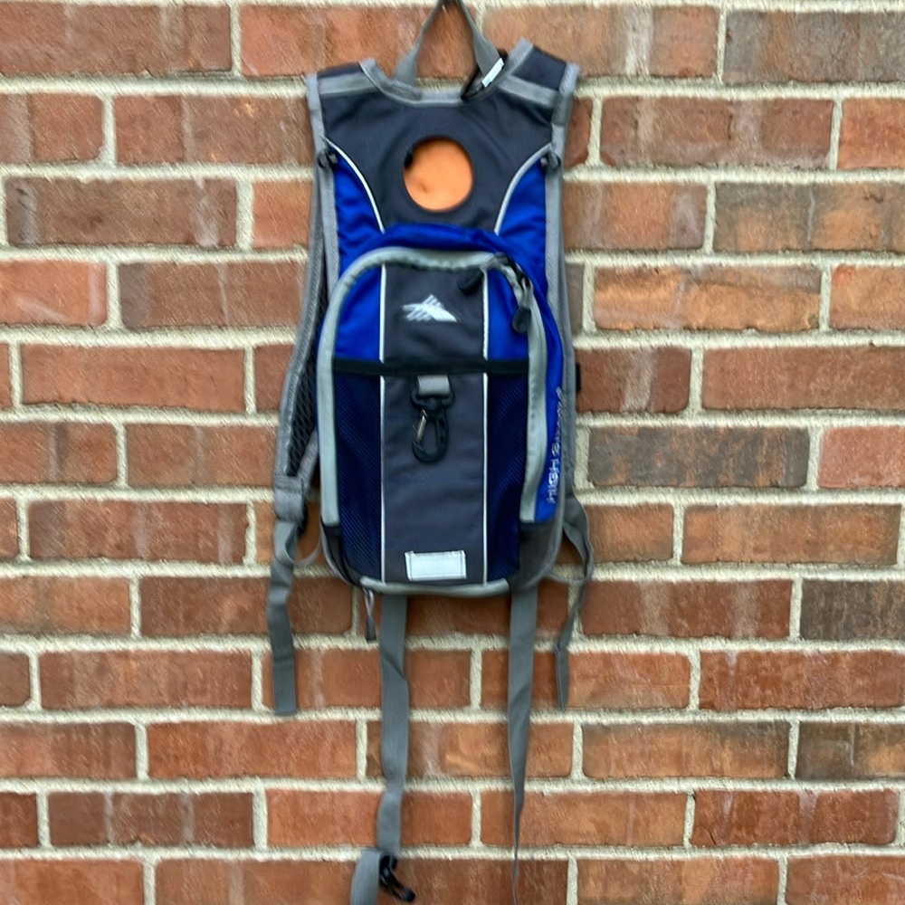 EUC High Sierra airmesh back hydration backpack